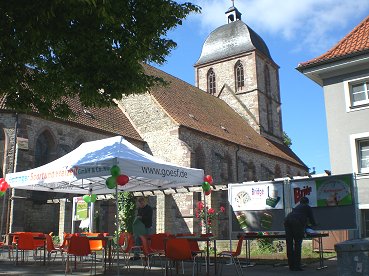 Der Stand ist aufgebaut, das Fest kann beginnen.